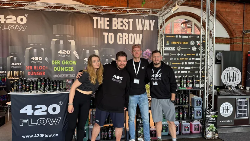 Das Team am 420Flow-Messestand auf der HAMCAN 2025 in Hamburg